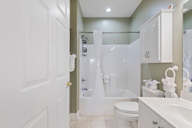 Building Photo - 4878 Dahlia Ct