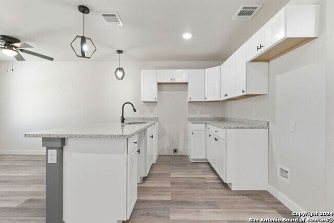 Building Photo - 227 S Grimes St