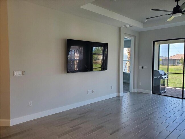 Building Photo - 3016 Formia Ct