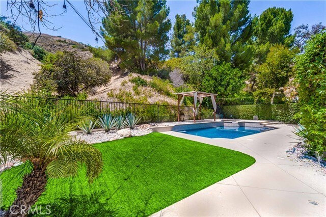 Building Photo - 24961 Alicante Dr