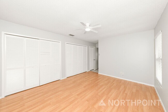 Building Photo - 3 BR/2BA | Newly Renovated Single Family Home |  Fenced backyard| In Bradenton!