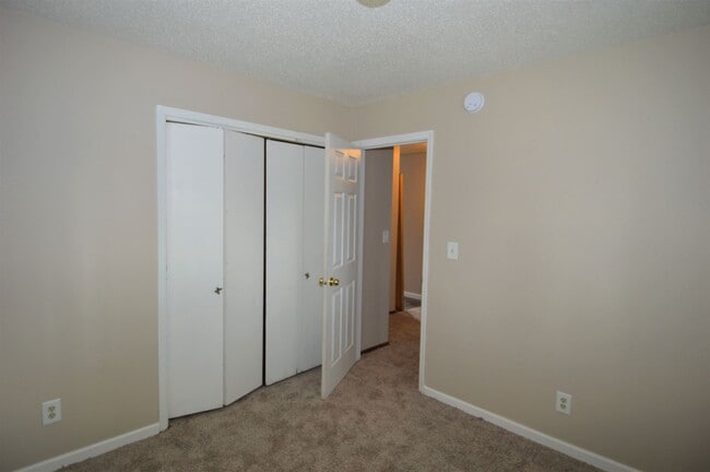 Building Photo - 5 Bedroom, 2 Bathroom House for Rent close to UND and Altru Hospital