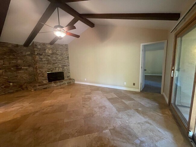 Building Photo - Equestrian Property & Country Living in the Heart of Folsom