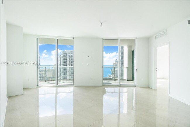 Building Photo - 300 S Biscayne Blvd