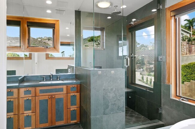 Building Photo - 27091 Sea Vista Dr