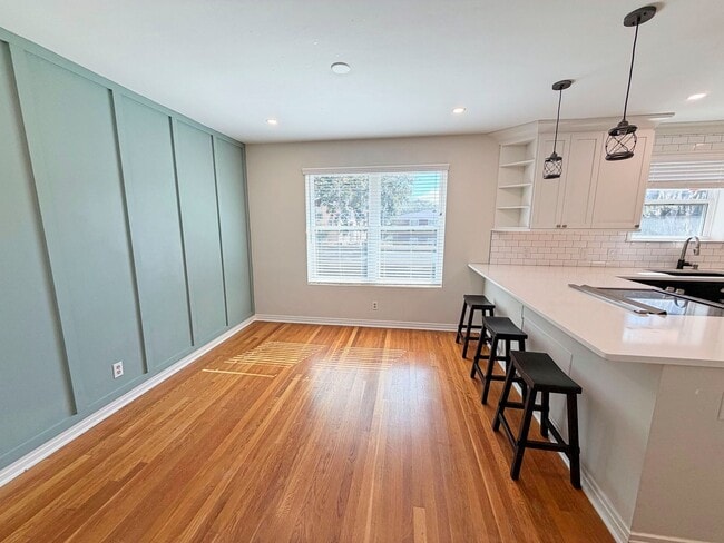 Building Photo - Charming 2 Bedroom, 1 Bathroom Updated Condo in the Heart of Avondale