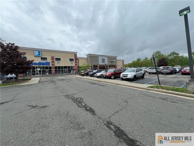 Building Photo - 212-212 US-46