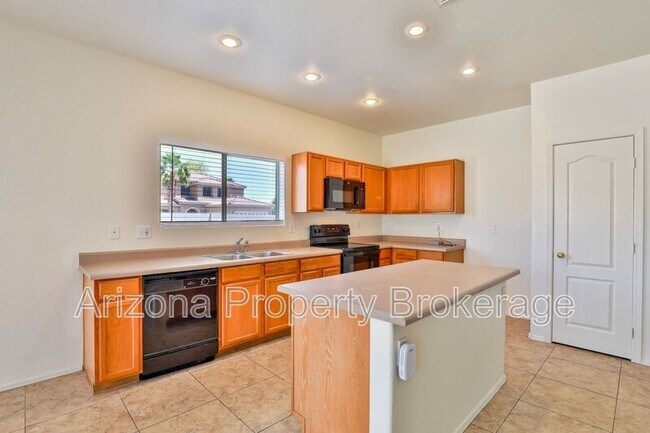 Building Photo - 2736 W Mineral Butte Dr