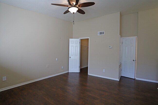 Building Photo - 2125 Augusta Dr