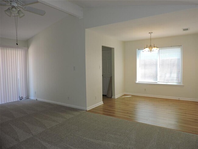 Building Photo - 1625 Chippeway Ln