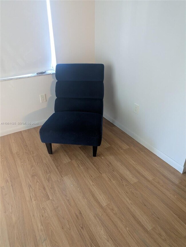 Building Photo - 3920 Inverrary Blvd