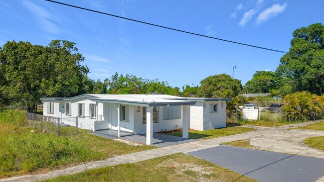 Building Photo - 10235 SW 177th St