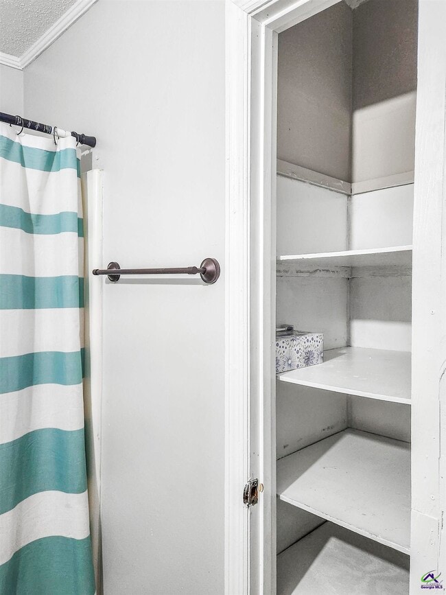 Building Photo - 106 Kingsbury Cir