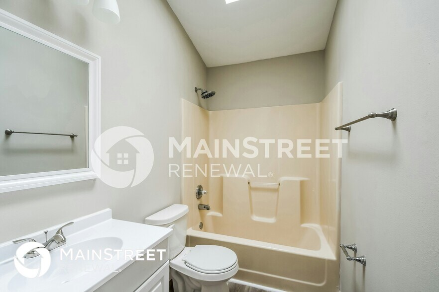 Building Photo - 5354 Trailview Dr