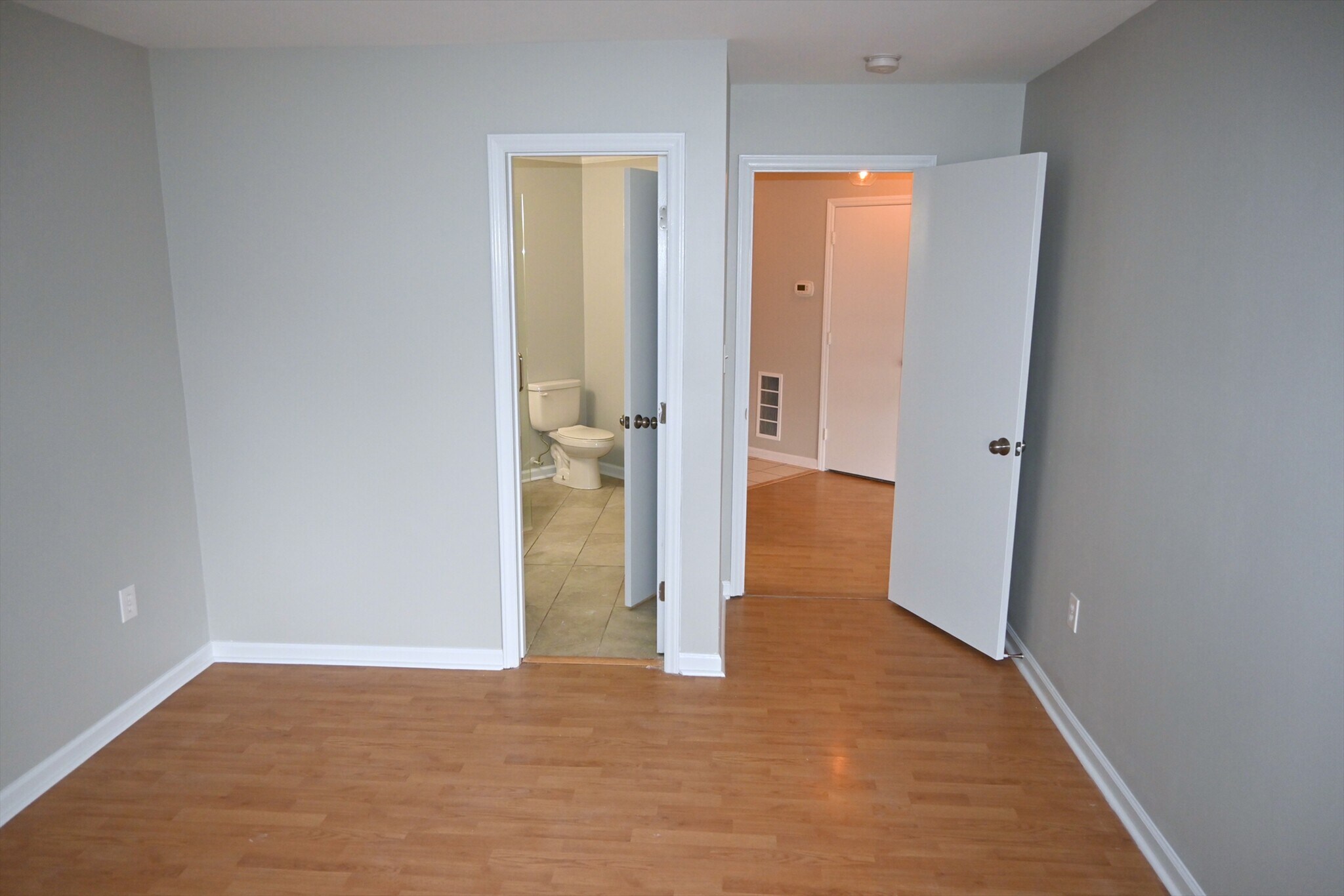 Building Photo - 2553 Stockbridge Dr