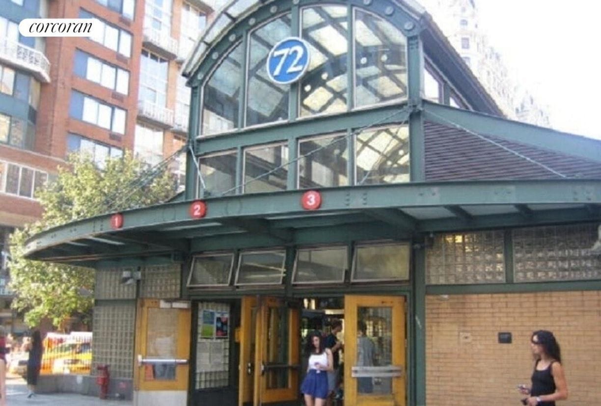 Building Photo - 175 W 76th St