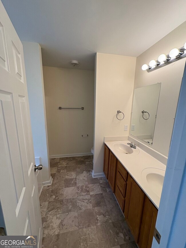 Building Photo - 294 Oliver Ridge Dr