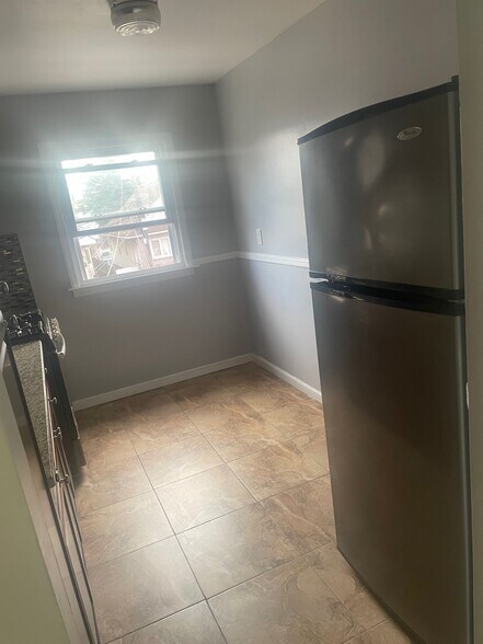 Building Photo - 10 Briarwood Rd