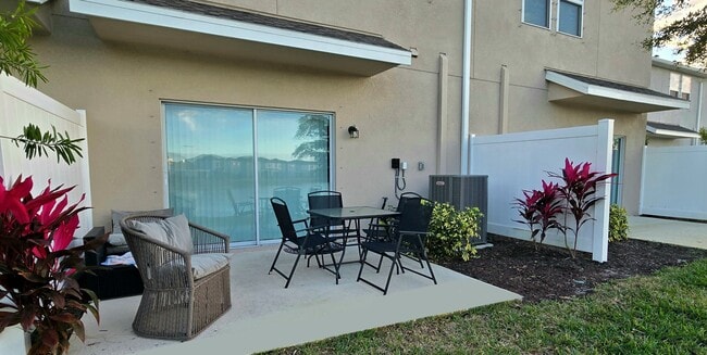 Building Photo - 5742 Archipelago St