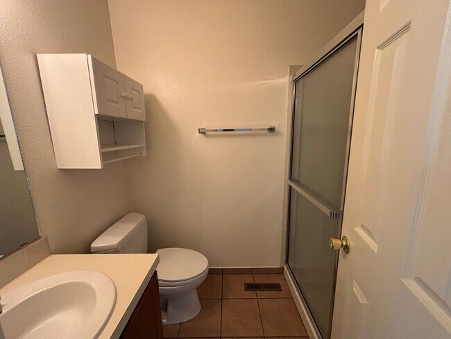 Building Photo - Comfortable Townhome Living in Southwest Fort Collins