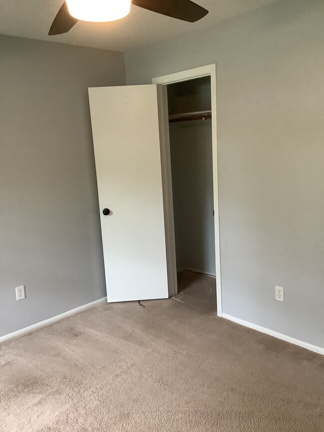 Guest bedroom front - 1127 Shaffer Trl