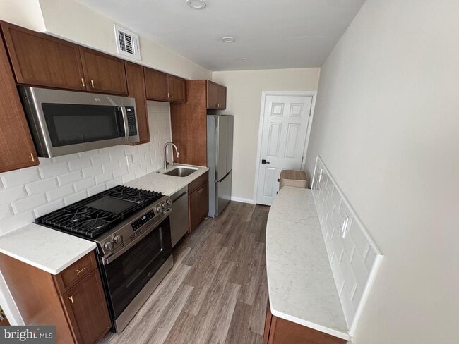 Building Photo - 6738 Grovers Ave