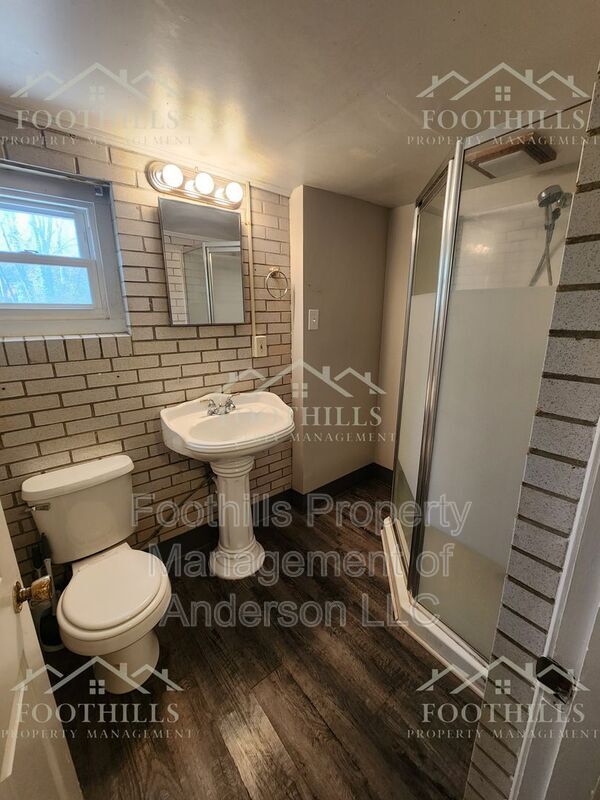 Building Photo - 1917 Inman Dr