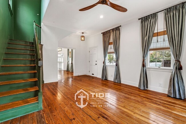 Building Photo - Walkable Downtown Living