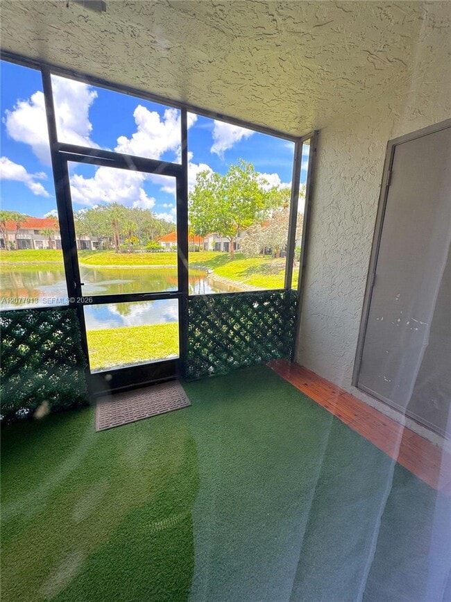 Building Photo - 3252 Coral Lake Ln