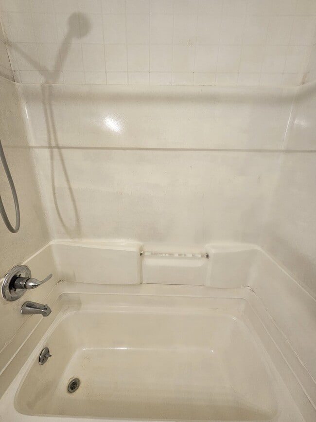 Building Photo - 307 Best St