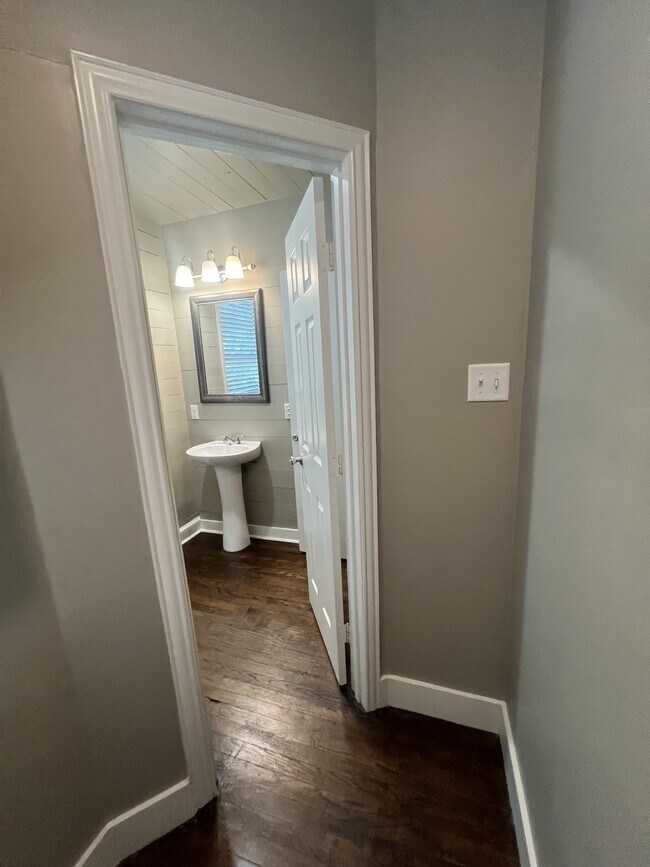 Building Photo - 300 W Dexter Dr