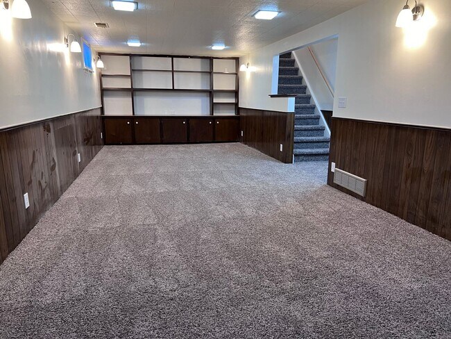 Building Photo - 4 bed 2 bath Arvada Home