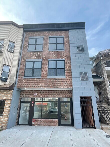 Primary Photo - 439 Avenue C