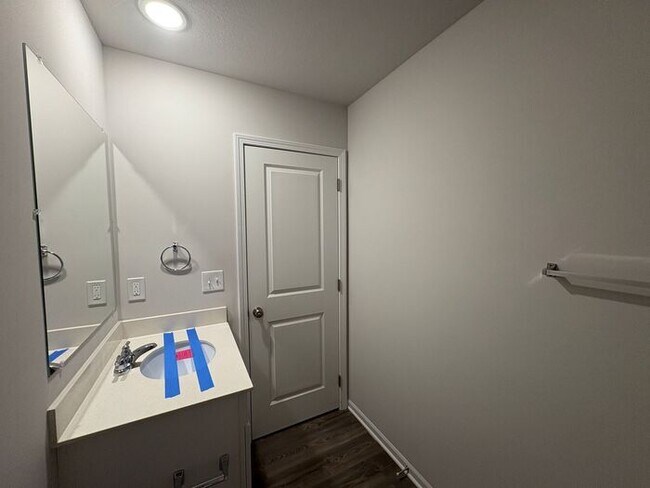 Building Photo - Charming 4-Bedroom Home with Spacious Livi...