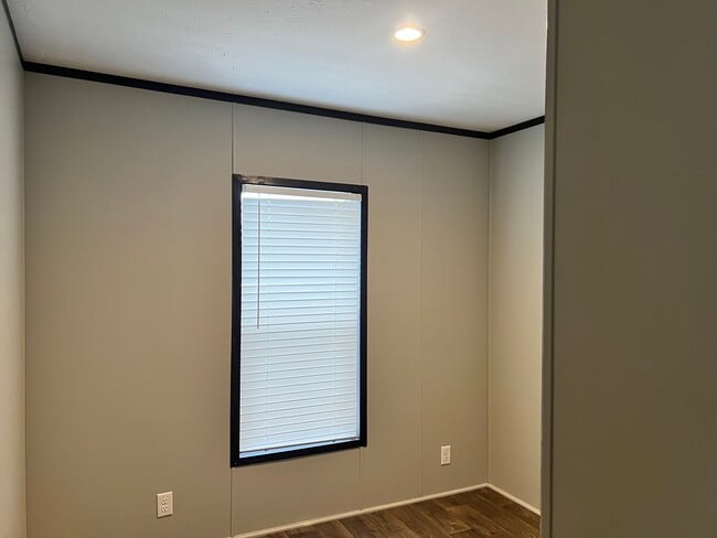 Building Photo - 3519 Loveside Terrace