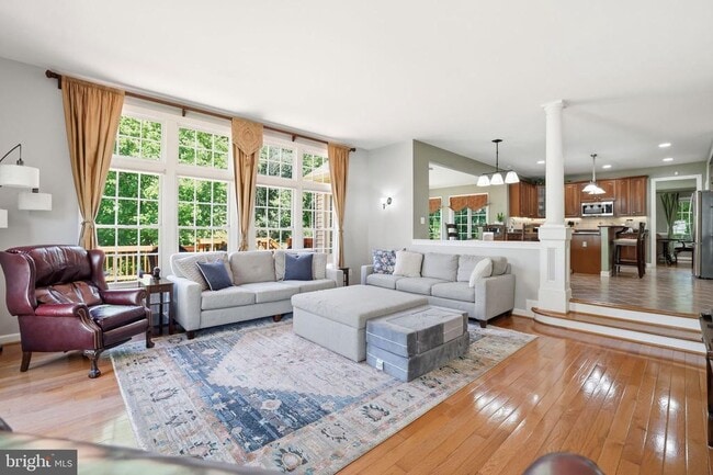 Building Photo - 5767 Bush Hill Dr