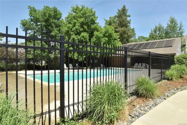 Building Photo - 3625 Roundtree Ct