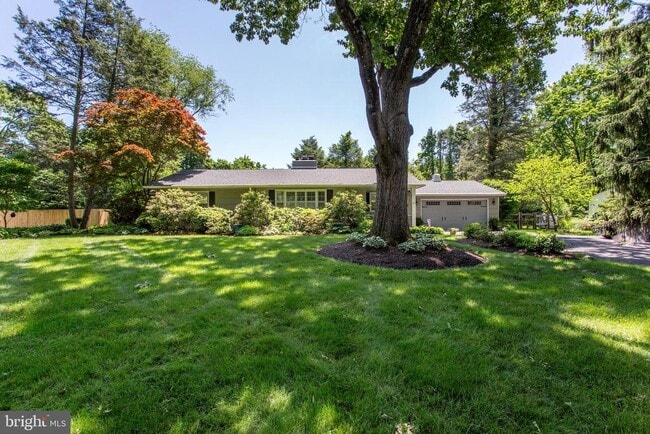 Building Photo - 67 Townview Dr