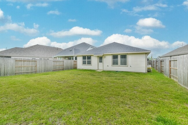 Building Photo - 19111 Friesian Stallion Ln