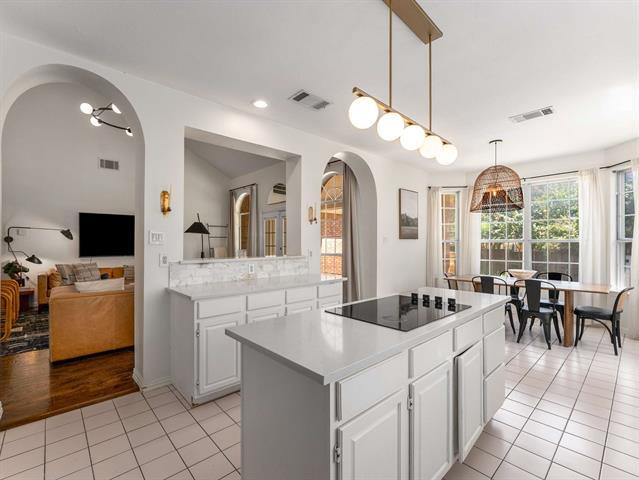 Building Photo - 672 Oakdale Dr