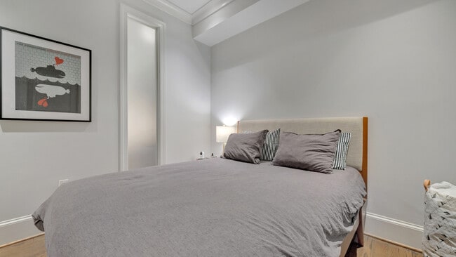 Building Photo - 418 7th St SE