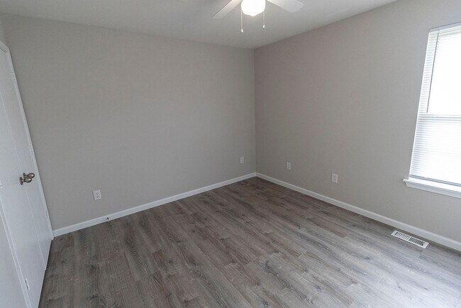 Building Photo - 5305-5307 Currituck Ln