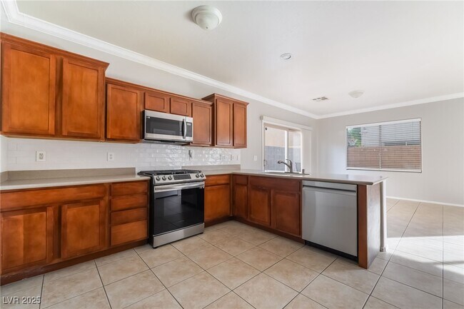 Building Photo - 9014 Salvatore St