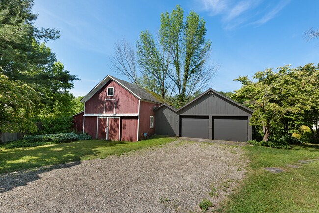 Building Photo - 255 Smith Hill Rd