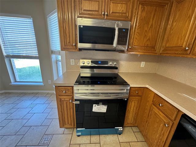 Building Photo - 7021 Spoonbill Ct