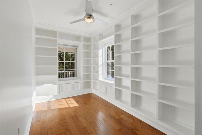 Building Photo - 815 Lake Evalyn Dr