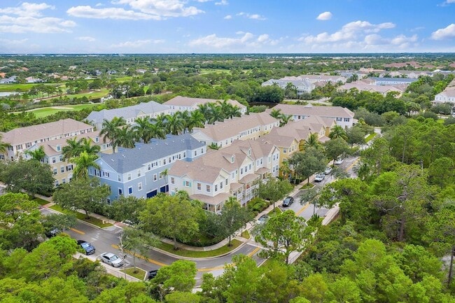 Building Photo - 356 W Thatch Palm Cir