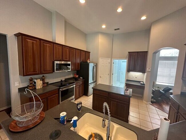 Building Photo - Beautiful 4 Bed 3 Bath Home in Sanford!