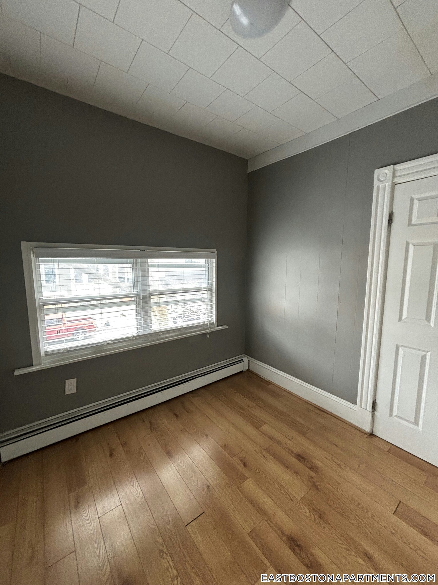 Building Photo - 346 Chelsea St