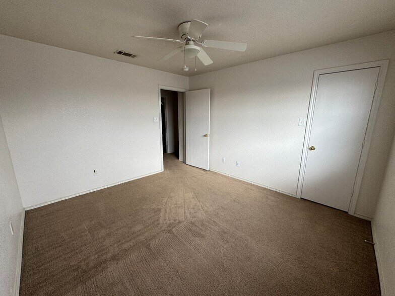 Building Photo - 1602 Aztec Trce